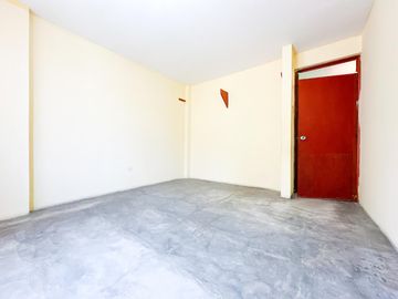 VENTA DE CASA DE TRES PISOS EN VENTANILLA ALTA