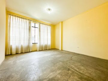 VENTA DE CASA DE TRES PISOS EN VENTANILLA ALTA