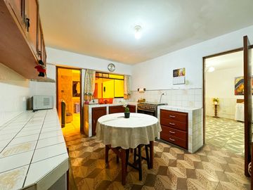VENTA DE CASA DE TRES PISOS EN VENTANILLA ALTA