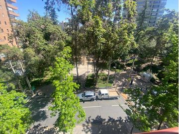 Linda vista en todos los ambientes, frente a plaza