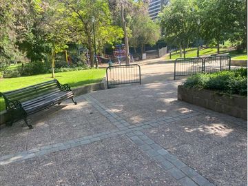 Linda vista en todos los ambientes, frente a plaza