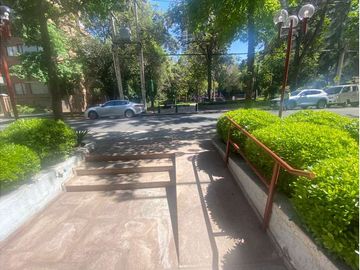 Linda vista en todos los ambientes, frente a plaza