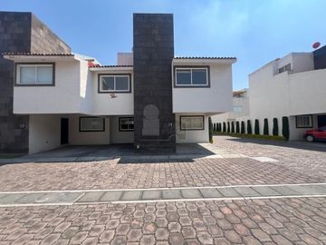 Casa en condominio en venta en Santa María, San Mateo Atenco, México