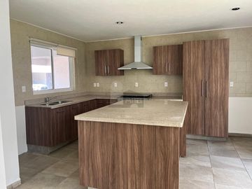 Casa en condominio en venta en Santa María, San Mateo Atenco, México