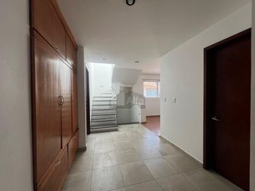 Casa en condominio en venta en Santa María, San Mateo Atenco, México