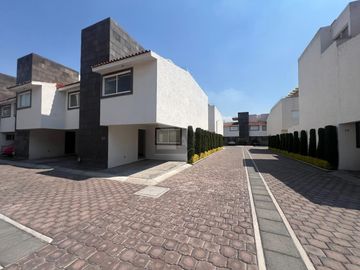 Casa en condominio en venta en Santa María, San Mateo Atenco, México