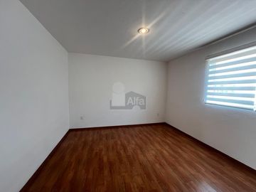 Casa en condominio en venta en Santa María, San Mateo Atenco, México