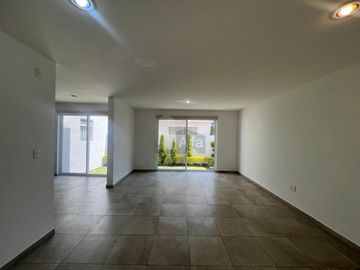 Casa en condominio en venta en Santa María, San Mateo Atenco, México