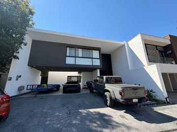 CASA EN VENTA EN CARRETERA NACIONAL - LA JOYA, MONTERREY, NL