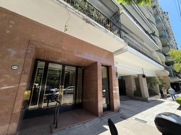 VENTA ENORME DOS AMBIENTES en PB CON PATIO Y PISCINA - LAS CAÑITAS