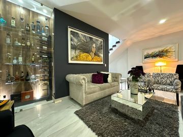 Casa Nueva en Venta Colinas Virreyes Frente Puerta Las Lomas, Zona Andares.