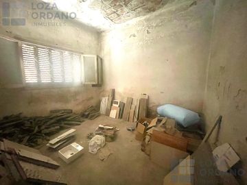 VENTA CASA A RECICLAR EN RINCON 1700 BARRIO GENERAL PAZ. CORDOBA