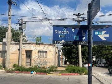 VENTA CASA A RECICLAR EN RINCON 1700 BARRIO GENERAL PAZ. CORDOBA
