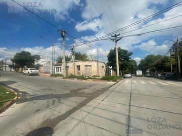 VENTA CASA A RECICLAR EN RINCON 1700 BARRIO GENERAL PAZ. CORDOBA
