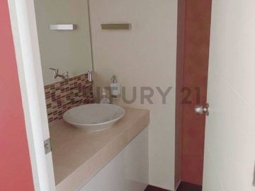 Exclusivo Departamento Full Amoblado en San Isidro con Áreas Comunes de Lujo!