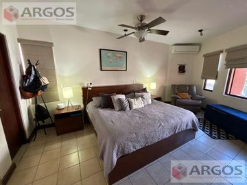 CASA EN VENTA PEDREGAL LA SILLA
