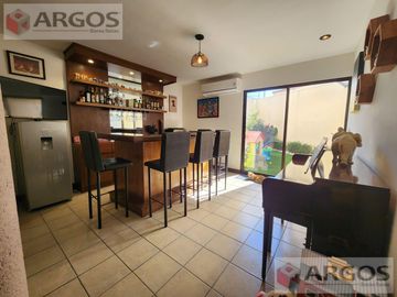 CASA EN VENTA PEDREGAL LA SILLA