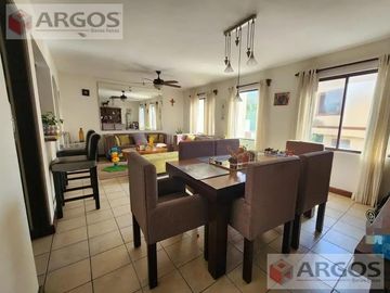 CASA EN VENTA PEDREGAL LA SILLA