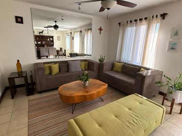 CASA EN VENTA PEDREGAL LA SILLA