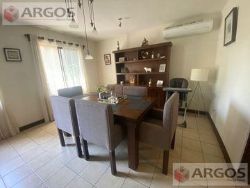 CASA EN VENTA PEDREGAL LA SILLA