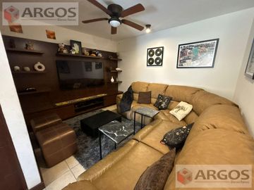 CASA EN VENTA PEDREGAL LA SILLA