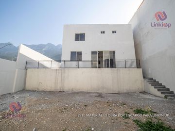 Casa en venta Nueva en esquina  en cumbres dominio garcia