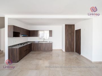 Casa en venta Nueva en esquina  en cumbres dominio garcia