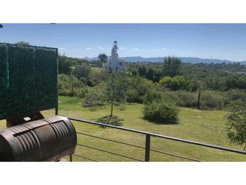 APTA CRÉDITO VENTA CASA HERMOSO.TERRENO CON PILETA Y VISTA EN TANTI