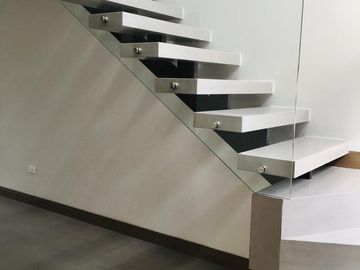 Venta casa Cumbayá, 3 dormitorios, conjunto con piscina