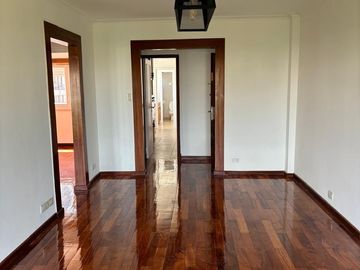 Departamento 3 ambientes a la calle con balcon frances y saliente