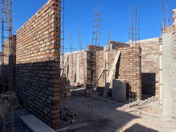 VENTA CASA 3 HAB. Y 2 BAÑOS Bº PRIVADO - MAIPÚ