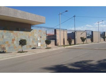 VENTA CASA 3 HAB. Y 2 BAÑOS Bº PRIVADO - MAIPÚ
