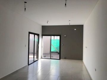 VENTA CASA 3 HAB. Y 2 BAÑOS Bº PRIVADO - MAIPÚ