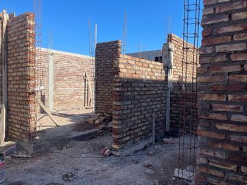 VENTA CASA 3 HAB. Y 2 BAÑOS Bº PRIVADO - MAIPÚ