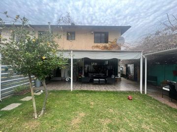 Casa en venta en LA REINA