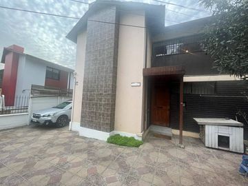 Casa en venta en LA REINA