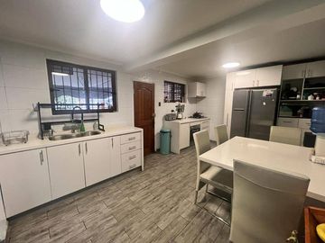 Casa en venta en LA REINA