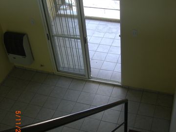DEPTO 2 AMB. AMPLIO TIPO LOFT  CON COCHERA 2º X ESCALERA. ,.COMPLEJO CON PISICINA Y PARRILLA. TIGRE. TEDIN 159