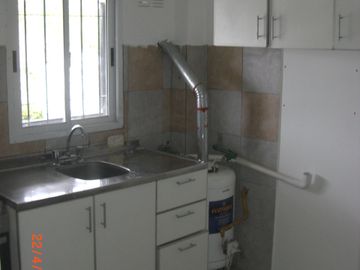 DEPTO 2 AMB. AMPLIO TIPO LOFT  CON COCHERA 2º X ESCALERA. ,.COMPLEJO CON PISICINA Y PARRILLA. TIGRE. TEDIN 159