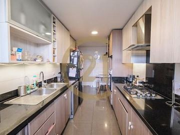 Amplio Departamento en venta en providencia