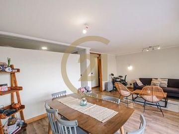 Amplio Departamento en venta en providencia