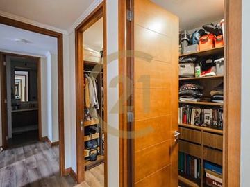 Amplio Departamento en venta en providencia