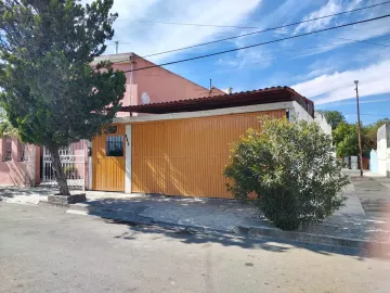Casa en venta en Valle de las Flores Infonavit, Saltillo, Coahuila de Zaragoza