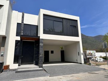 Casa en  Venta en Las Esmeraldas, Monterrey NL