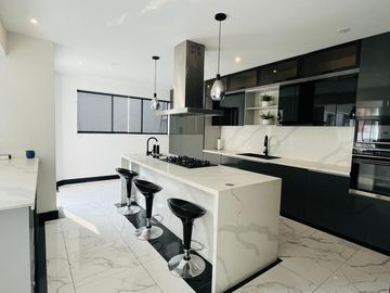 CASA AMERICANA DE ESTRENO SIN ALCABALA!