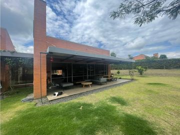 VENTA FANTSTICA CASA EN PUEBLITO CAFETERO, PEREIRA