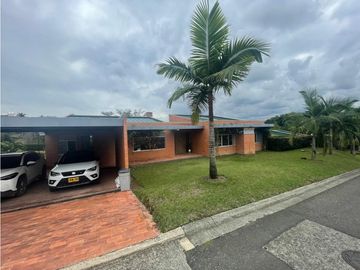 VENTA FANTSTICA CASA EN PUEBLITO CAFETERO, PEREIRA