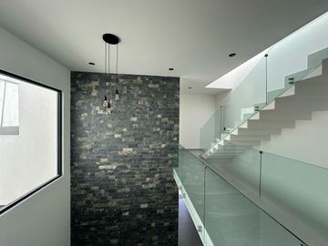 Espectacular Casa en Venta en Grand Juriquilla, 4 Recámaras, 4.5 Baños, de Autor