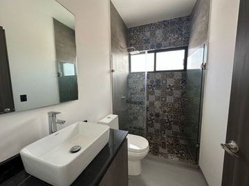 Espectacular Casa en Venta en Grand Juriquilla, 4 Recámaras, 4.5 Baños, de Autor