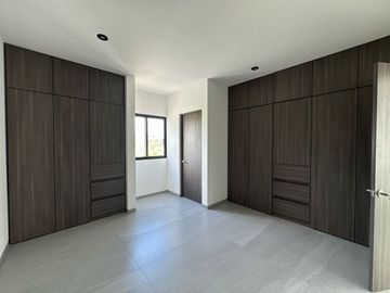 Espectacular Casa en Venta en Grand Juriquilla, 4 Recámaras, 4.5 Baños, de Autor